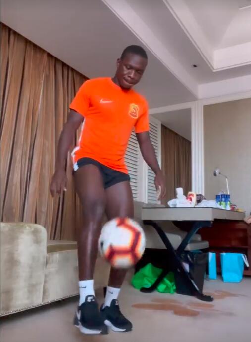 埃弗拉武汉卓尔训练,埃弗拉训练武汉卓尔