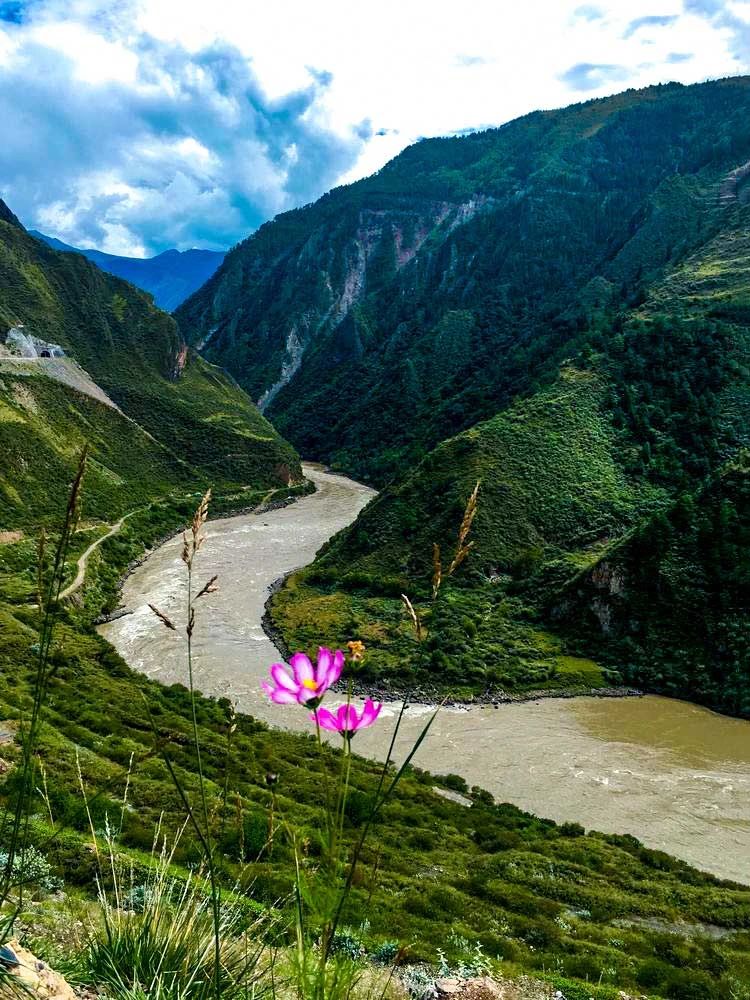 甘孜稻城亚丁景区圣水门优惠,甘孜免门票景点到什么时候