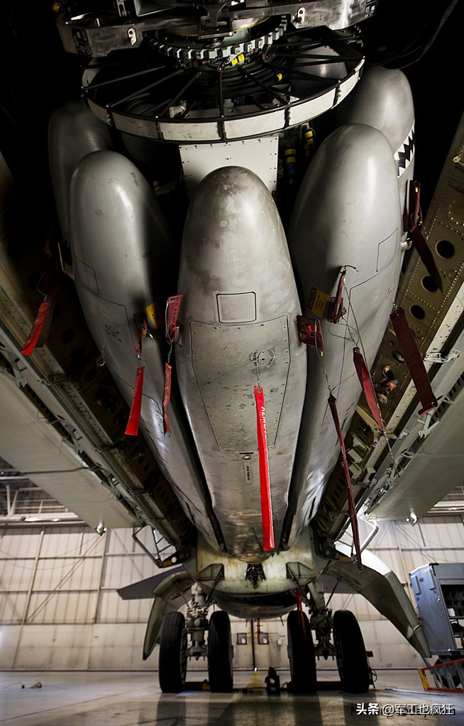 美国空军装备换新计划或遇阻,美国最新型隐身巡航导弹