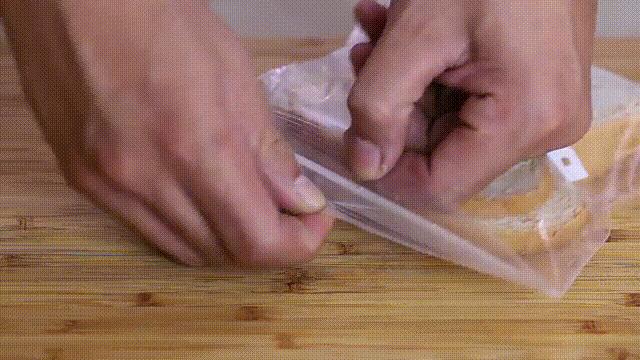 面包怎么保存才不会变质,在超市买到变质发霉的面包怎么办