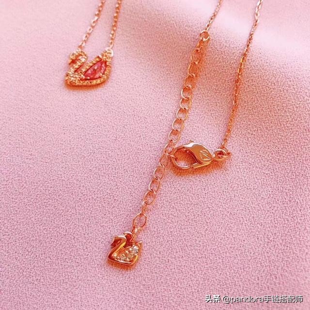 施华洛世奇黑天鹅和银天鹅哪个贵,施华洛世奇黑天鹅项链推荐视频