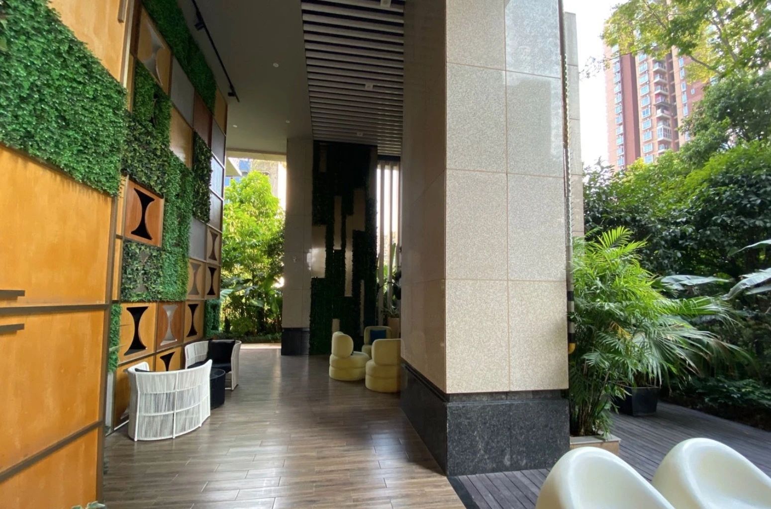 重庆南滨路最好的房子,重庆南滨路三大神盘惊现烂尾楼