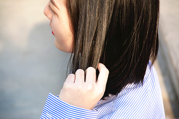 头发爱出油怎么办简单方法,头发经常爱出油有哪些症状