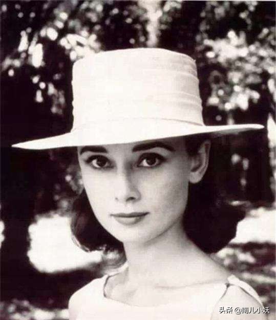 冬季帽子女士怎么戴好看,夏天戴什么款式的帽子最百搭