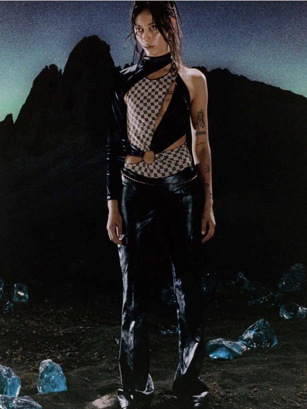 酷似泳衣的Bodysuit究竟是什么？为何许佳琪等都被它的魅力折服？