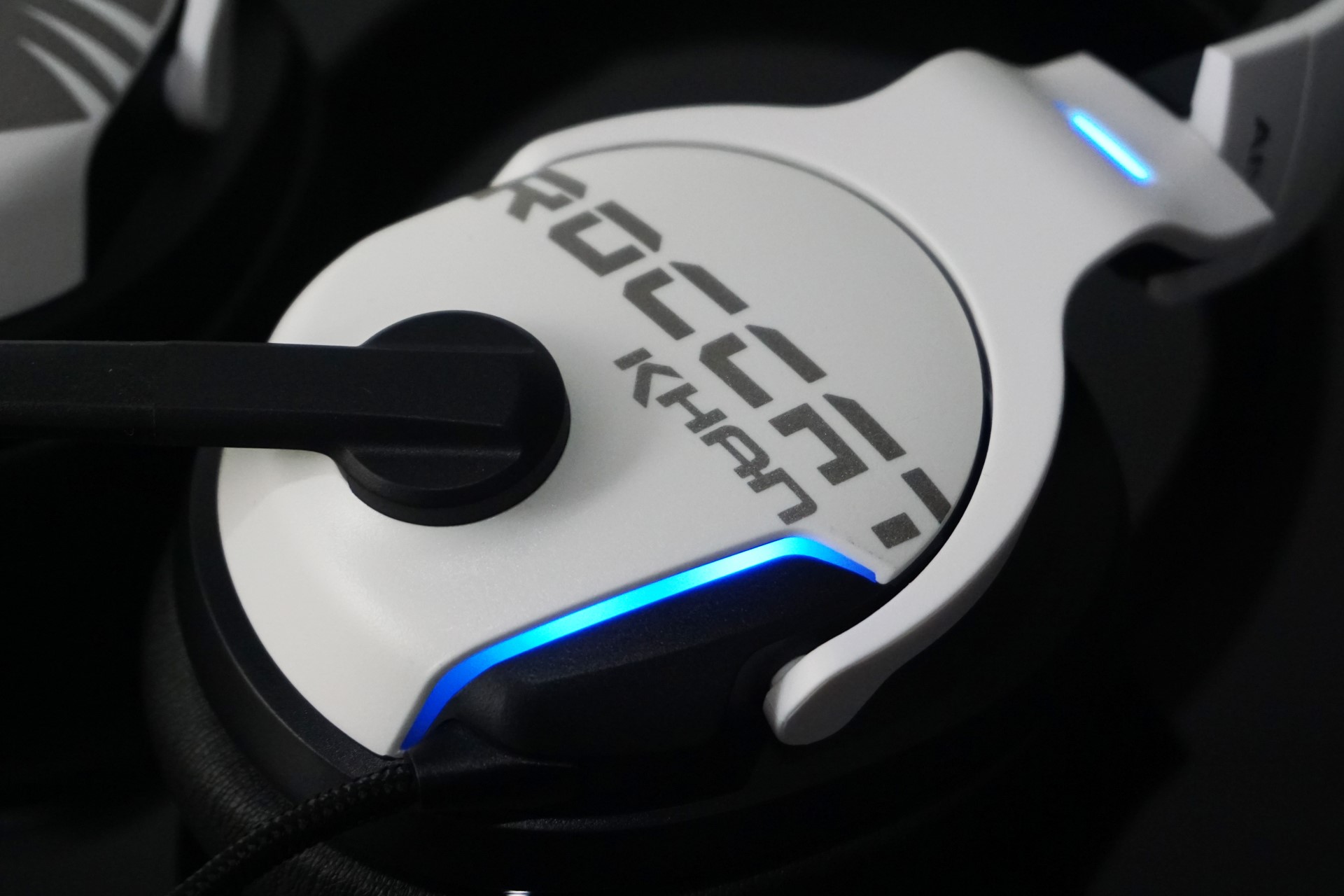 除了价格高点冰豹这款游戏耳机真的很不错