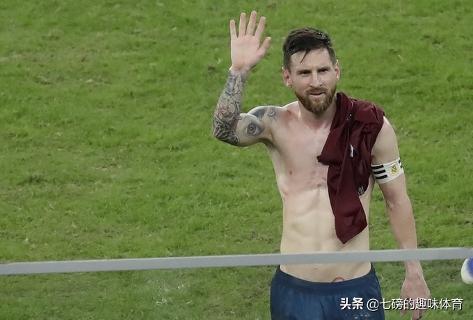 足球场上的离谱帽子戏法,足球三次帽子戏法