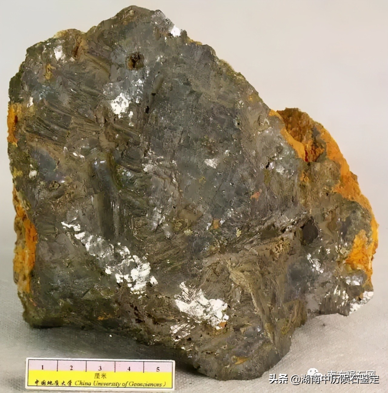 月球陨石与地球矿石的区别,月球陨石和矿石有什么区别