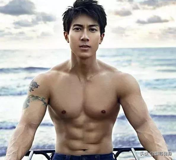 腹肌不对称有多离谱,腹肌不对称能锻炼矫正过来吗