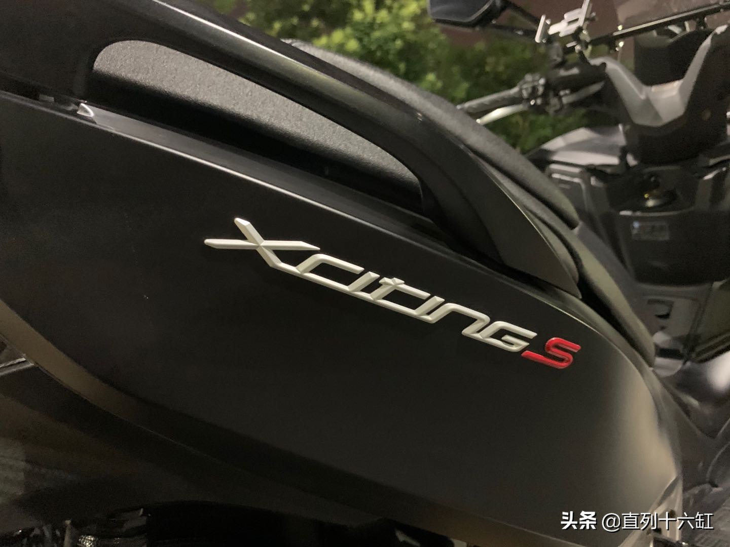 光阳进口赛艇s400国外测试,光阳xcitings400长途表现