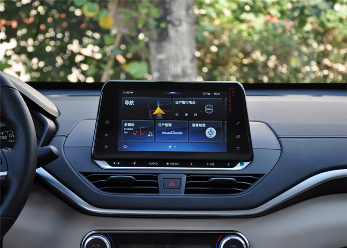 日产新天籁2.0L后排空间,日产新天籁后排