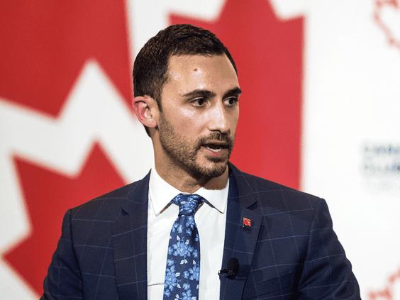 NextThursday指的是哪一天?误解差点失去工作机会