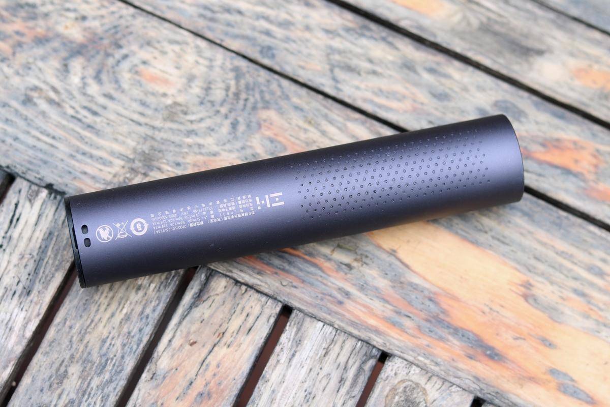 zmi随身强光手电筒充电宝,mini强光手电筒