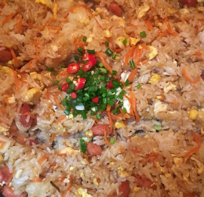 蛋炒饭看着简单,蛋炒饭吃起来不腻的做法