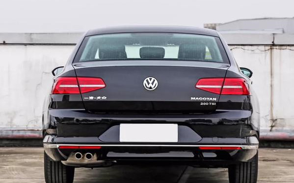 大众速腾迈腾辉腾有什么区别,同价位选高尔夫还是速腾