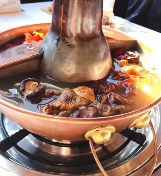 故宫也开火锅店了！你想去拔草吗？我大天津大铜锅，你爱哪家呢？