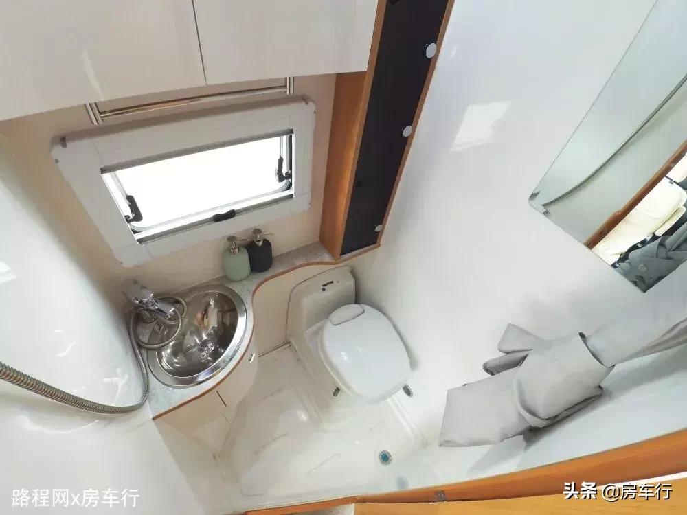 房车大全20-30万的c型房车限量版,房车价格30万元空间大全新自动挡