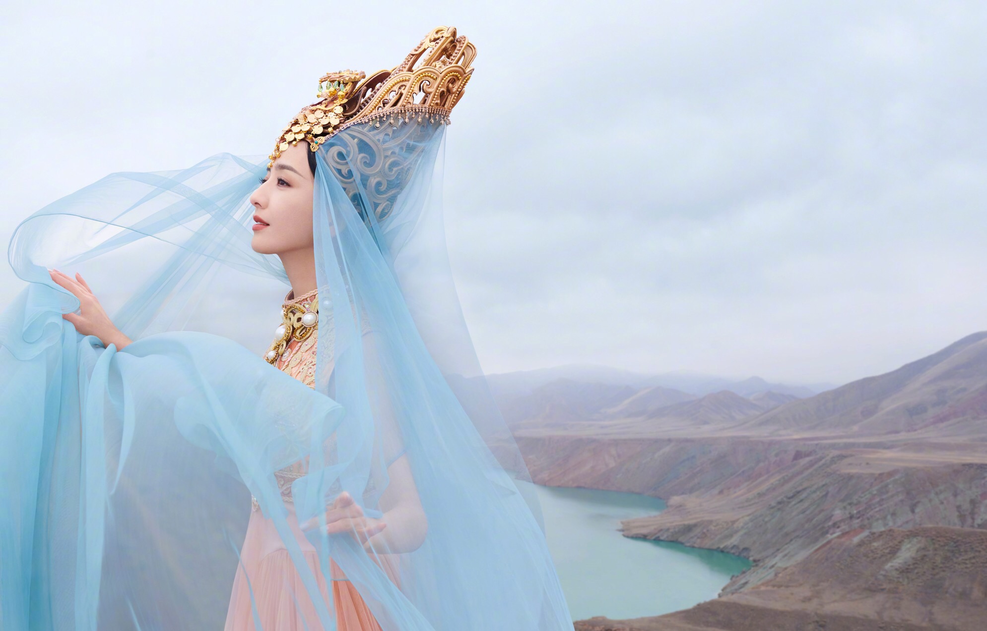 佟丽娅异域造型,佟丽娅百变写真造型气质高贵甜美