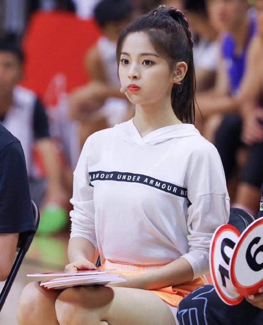 碎发刘海减龄还是八字刘海减龄,碎发刘海和胎毛刘海哪个好看