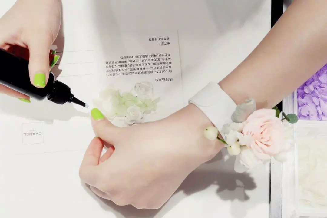 蜡笔小新穿香奈儿同款,盘点蜡笔小新里面的女装