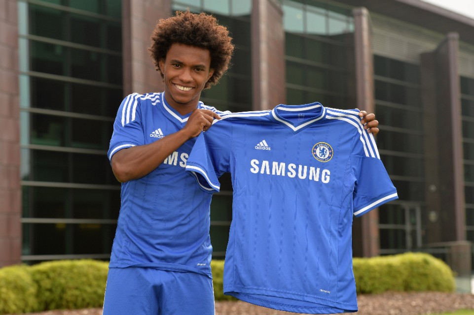 威廉庆祝切尔西出战视频,为穆里尼奥踢球是我的梦想