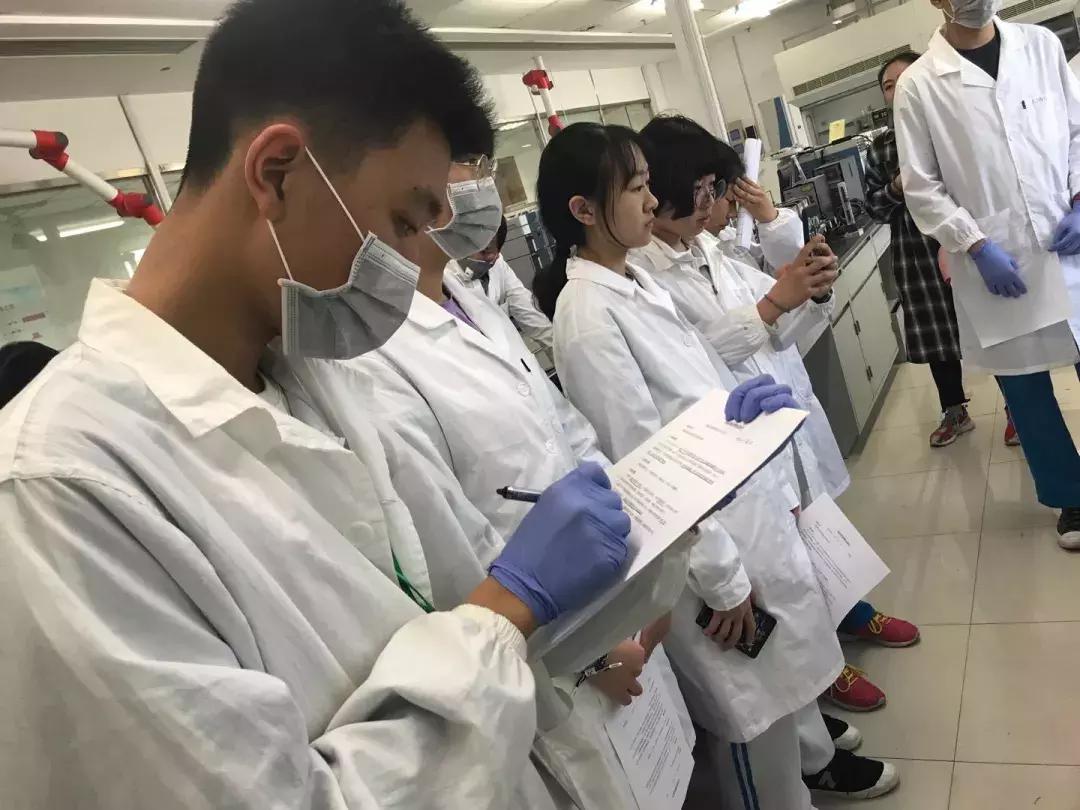 头一届高考便把学生全部送进本科，看首师附如何在通州复制海淀神话！