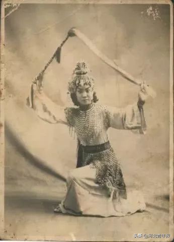 86岁郭兰英的一跪，让人掉泪！这一切源自周总理对她说的“传下去”