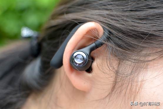 閰锋垜x1,閰锋垜鏃犵嚎鑰虫満x1