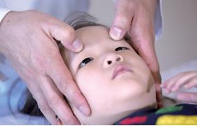 宝宝打嗝儿，亲手推拿宽胸理气、降逆止呃疗效好
