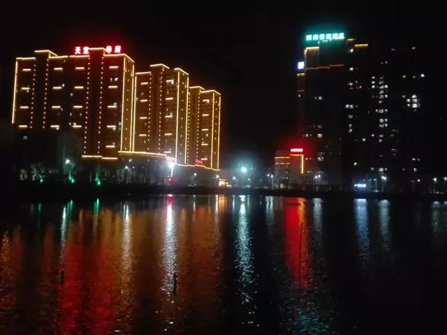 鎶楃柅鏃ヨ鏁ｆ枃,鎶楃柅鑳屽奖浣滄枃