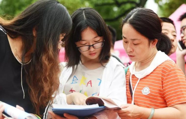 教育部点名十大就业差的专业,四大劝退专业就业前景