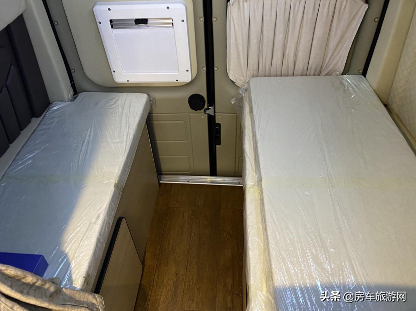 福客特进口福特商旅房车,福客特四驱越野商务单人房车