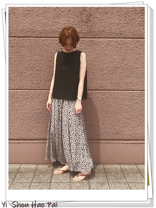 豹纹半身裙怎么搭配好看夏天,豹纹半身裙怎么搭配好看