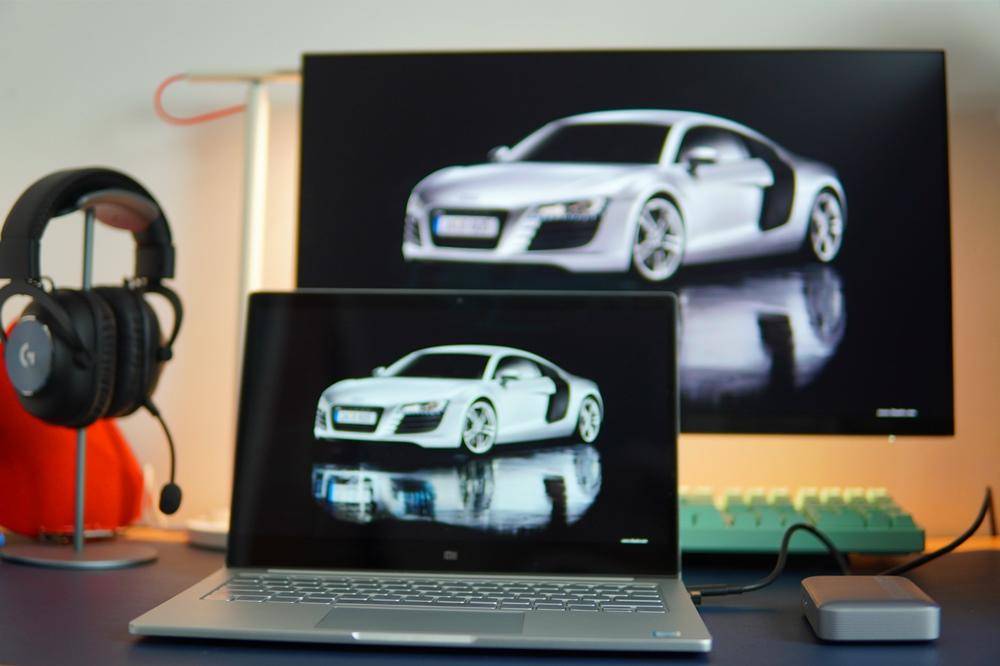 这个移动电源有点“奇葩”，可以给笔记本充电，还能投屏