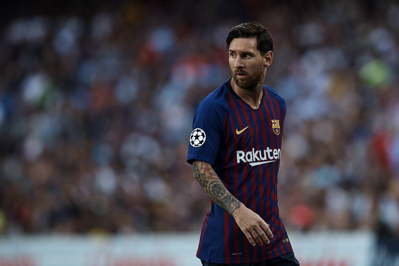 梅西的足球技术超越时代的表现,梅西的足球领域有哪些出众成就