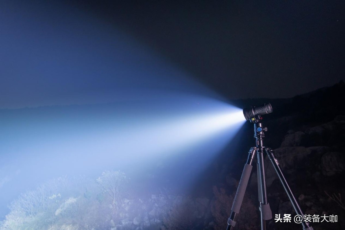 三眼小钢炮手电筒亮吗,三眼小钢炮强光