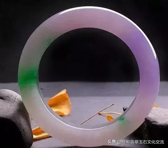 翡翠手镯的水头怎么看好坏,翡翠手镯的基本知识大全