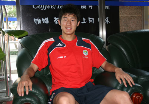 足球职业球员与业余球员的区别,足球科普知识视频