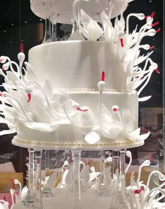 黑天鹅蛋糕最贵的一个亿,好利来黑天鹅最贵蛋糕