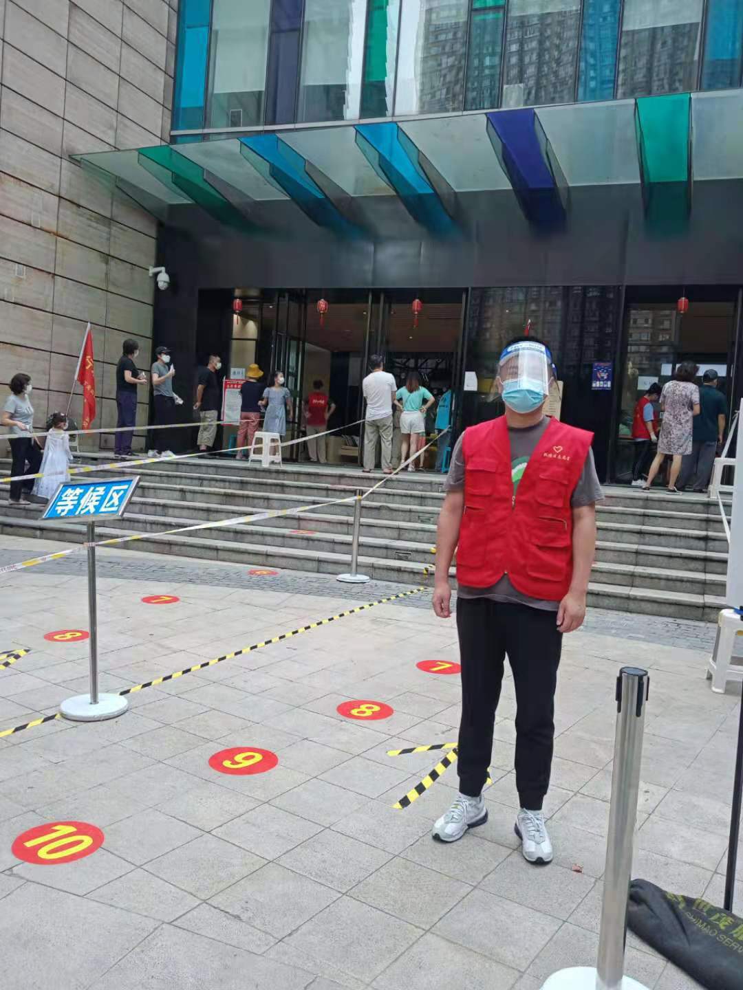 区街新闻｜70多幅照片记录世茂滨江社区辖内志愿者，南京感谢你们