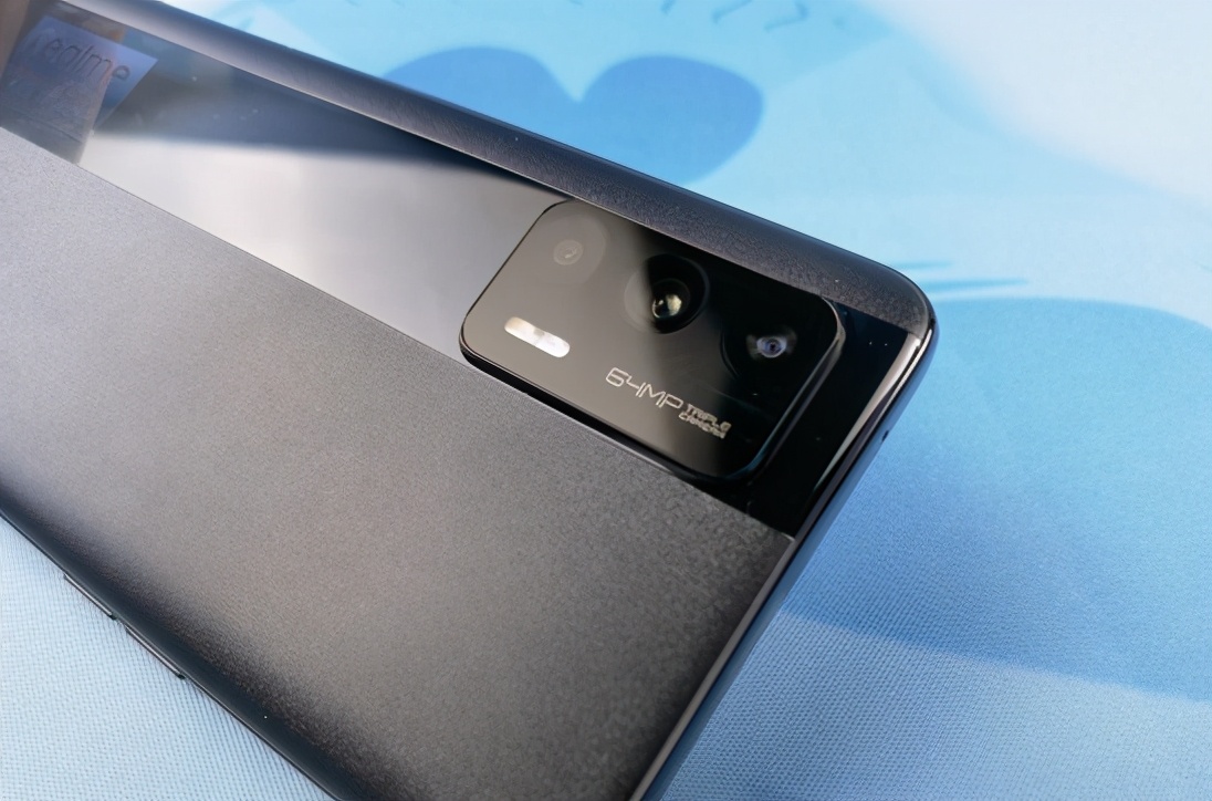 真我gt和红米k40相比较该如何选择,红米k40和真我gt相比较该如何选