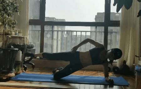 改善扁平臀提升臀线训练,推荐一个激活臀肌的入门级动作