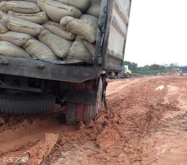 陷车最简单的解决方法,陷车怎么自救最有效