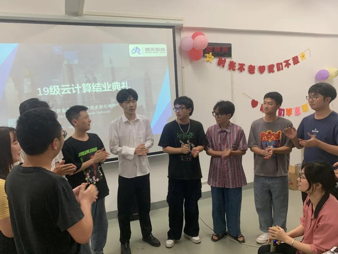 未来可期青春不散场原声,未来可期青春不打烊