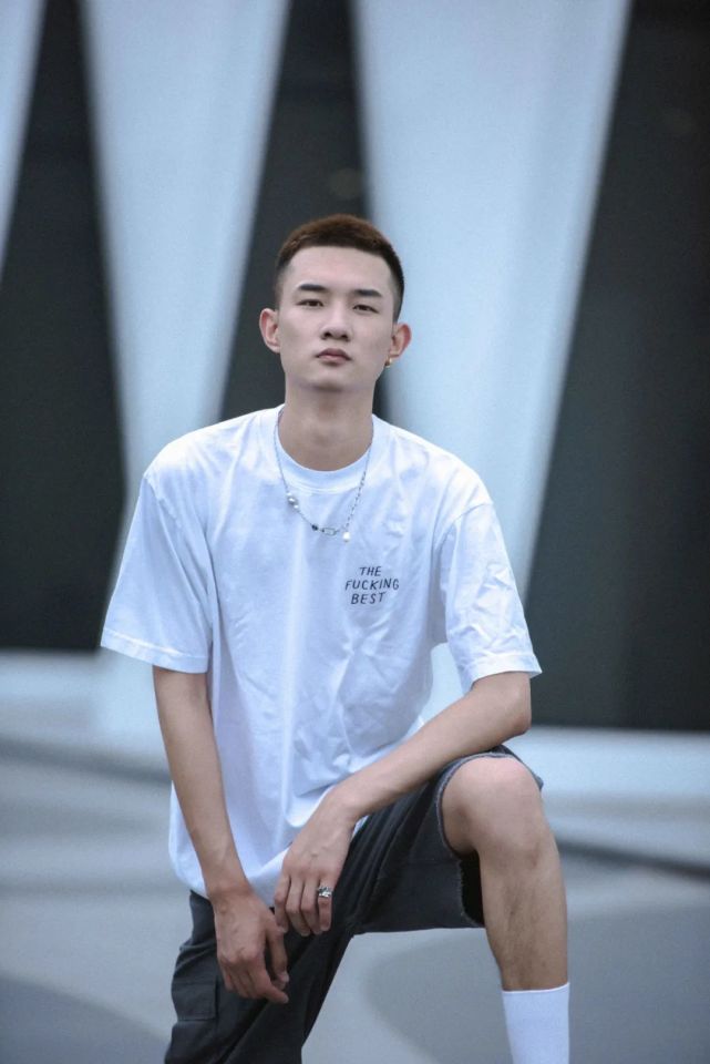 秘！陈冠希和神秘大佬一起拍的Vlog视频，深扒一下，手慢无