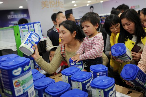 进口奶粉和国产奶粉区别老爸测评,原装进口奶粉和国产奶粉选择