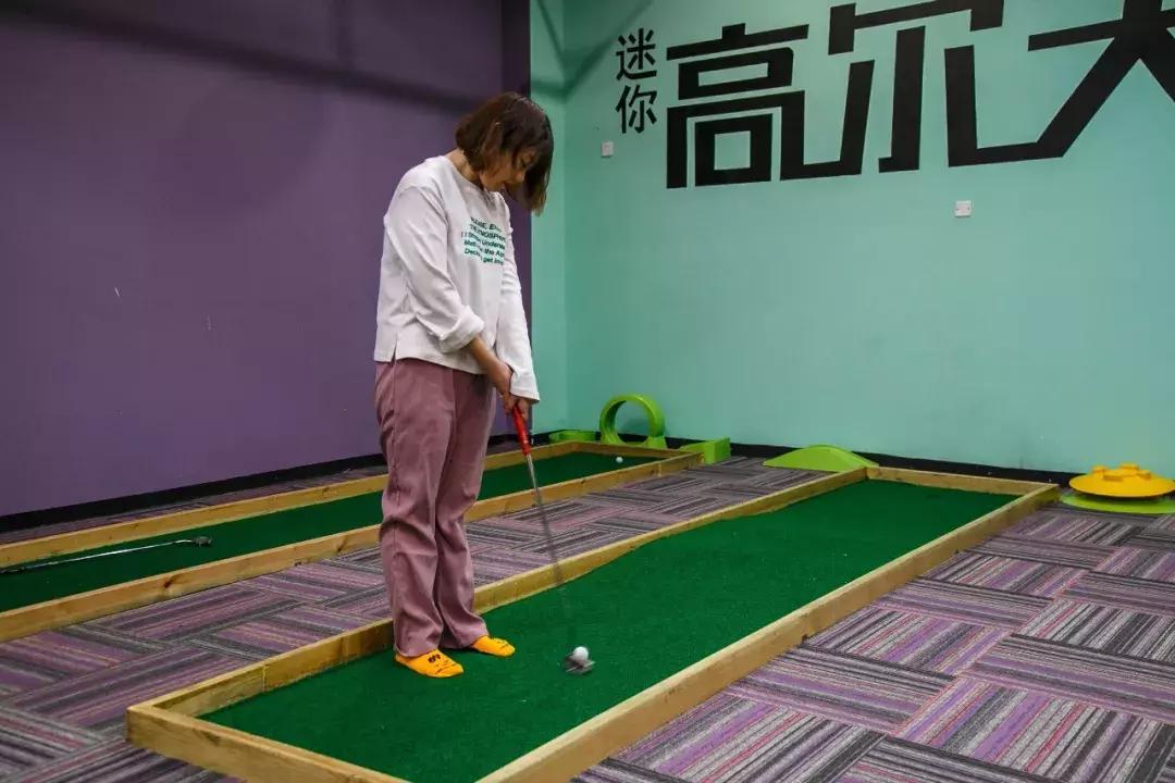 蹦床乐园闯关攀岩,蹦床馆嗨玩