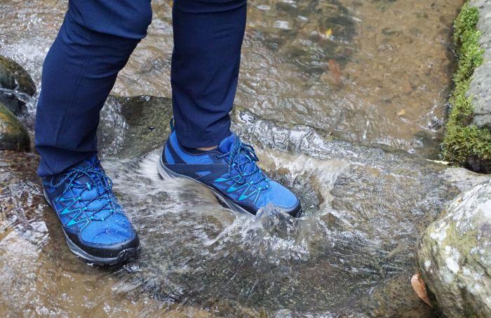 哥伦比亚冲锋衣omnitech,哥伦比亚冲锋衣奥米测评