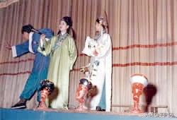 邓丽君主演的唐伯虎点秋香,邓丽君唐伯虎点秋香歌曲