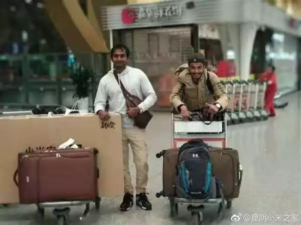 黄牛在国外倒卖手机,海外代购小米